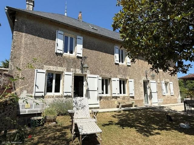 Maison vente à Confolens, Barro
