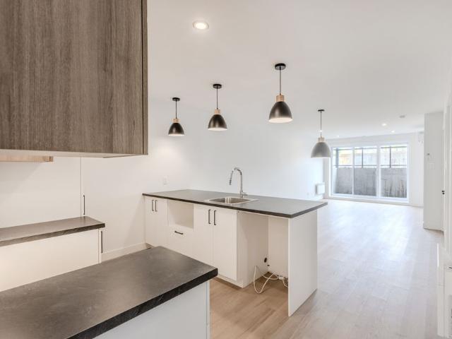 Apartment for rent in Saint-apollinaire, Quebec