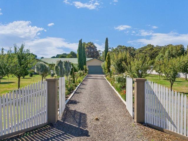 Cottage for sale in Lyonville, Victoria