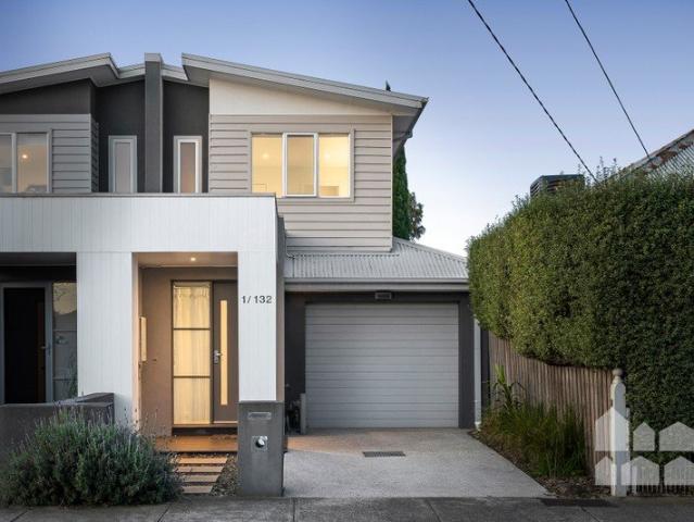 Townhouse for sale in Seddon, Melbourne