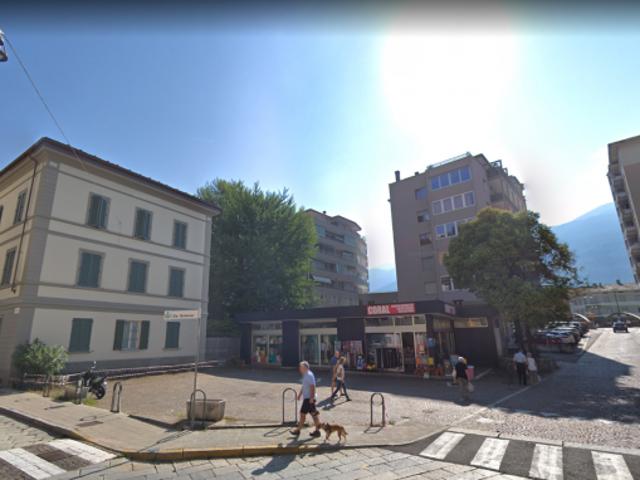 Locale Commerciale in vendita a Campoledro, Sondrio