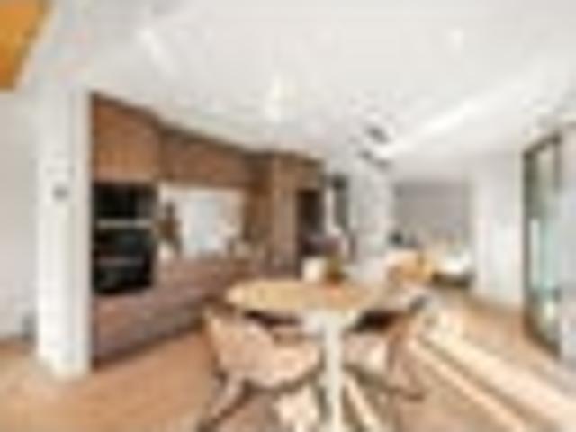 Townhouse for sale in Chaslands, Canterbury