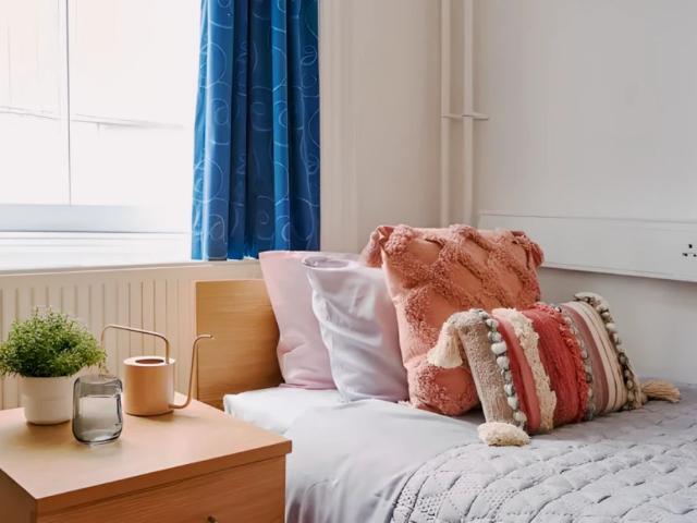 Room for rent in Victoria, Greater London