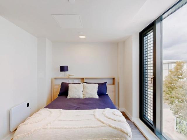 Studio for rent in Canley Gardens, West Midlands