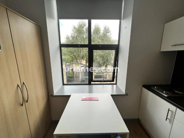 Studio for rent in Huddersfield, West Yorkshire