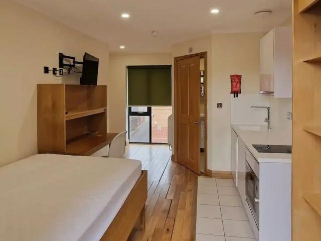 Studio for rent in Hyson Green, City of Nottingham