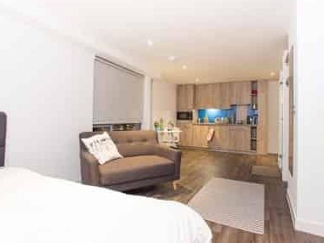 Studio for rent in Bede Island, Old Wharf