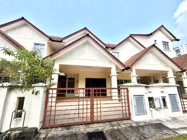 Terraced House for sale in Malaka