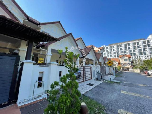 Terraced House for sale in Malaka