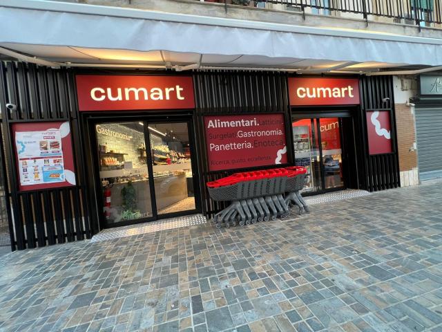 Locale Commerciale in vendita a Agropoli, Campania