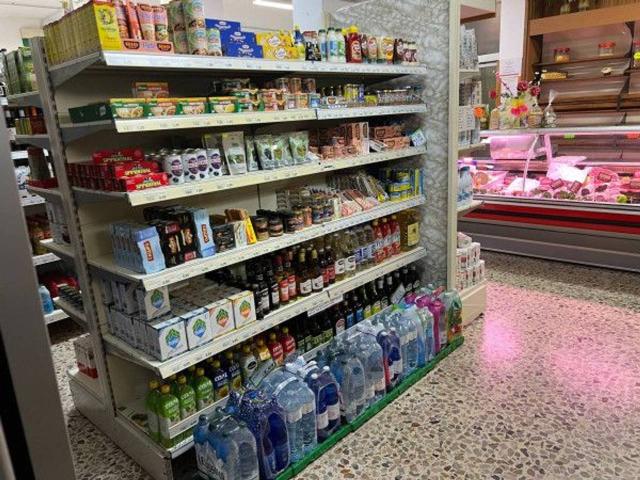 Locale Commerciale in vendita a Unione dei Comuni della Val Vibrata, Alba Adriatica