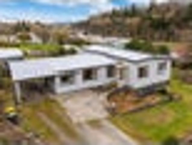 House for sale in Otakou