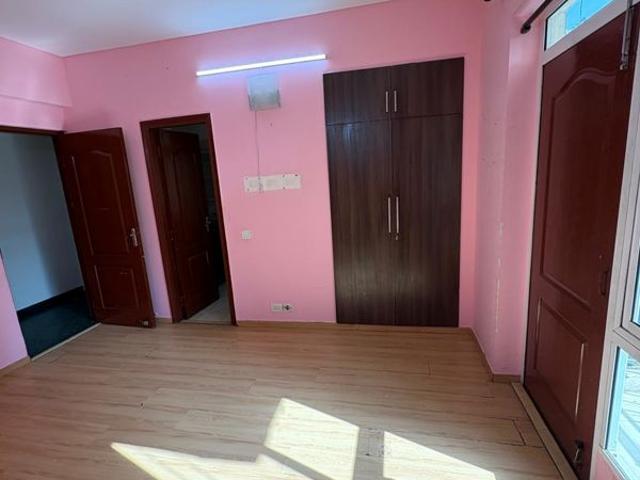Flat for rent in Hariana