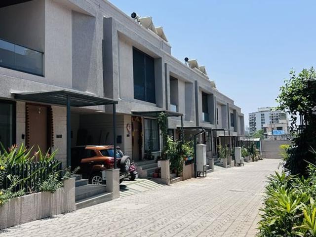 Villa for sale in Poona, National Capital Territory Of Delhi