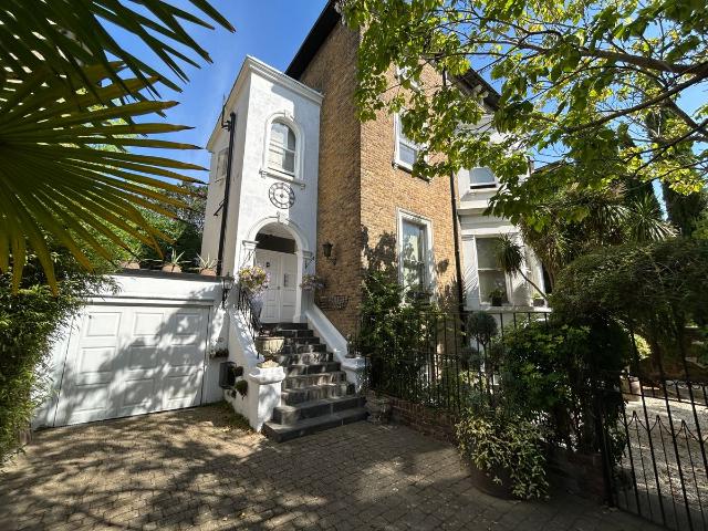 Apartment for rent in Royal Borough of Kingston upon Thames, Greater London