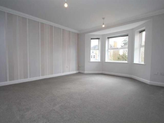 Apartment for rent in Oakhill, Greater London