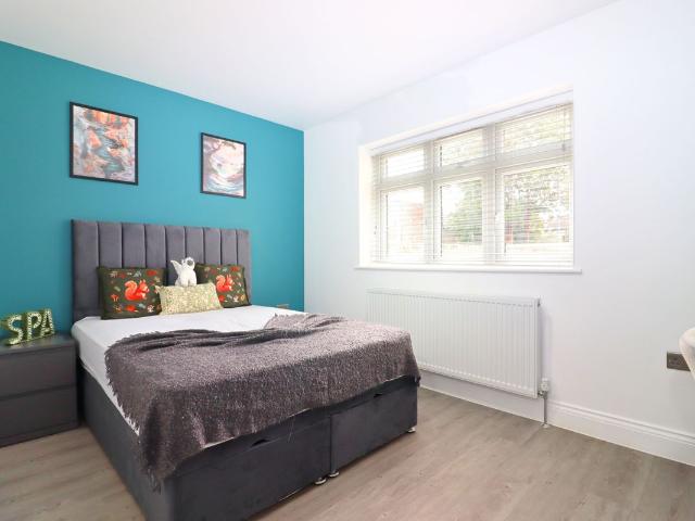 Room for rent in Royal Borough of Kingston upon Thames, Greater London
