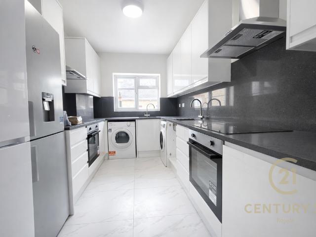 Room for rent in Surbiton, Greater London