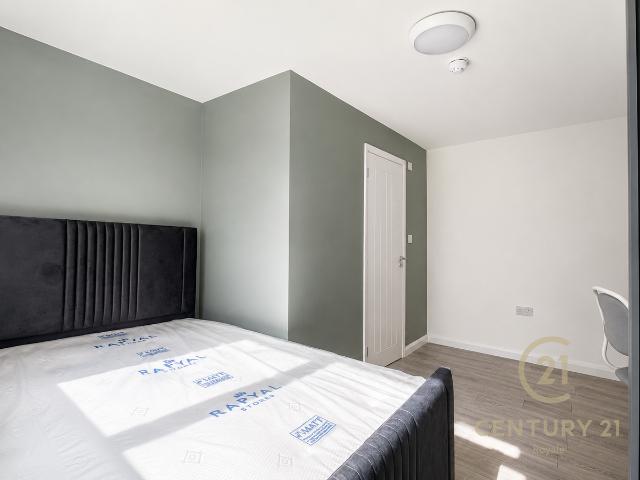 Room for rent in Surbiton, Greater London