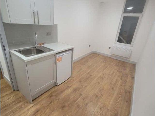 Room for rent in Surbiton, Greater London