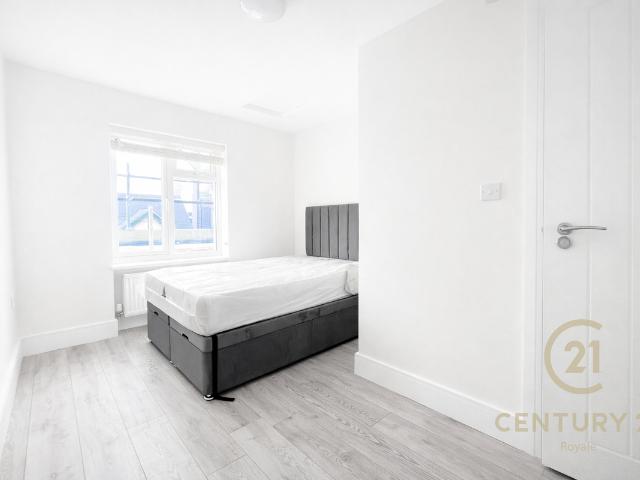 Room for rent in Surbiton, Greater London
