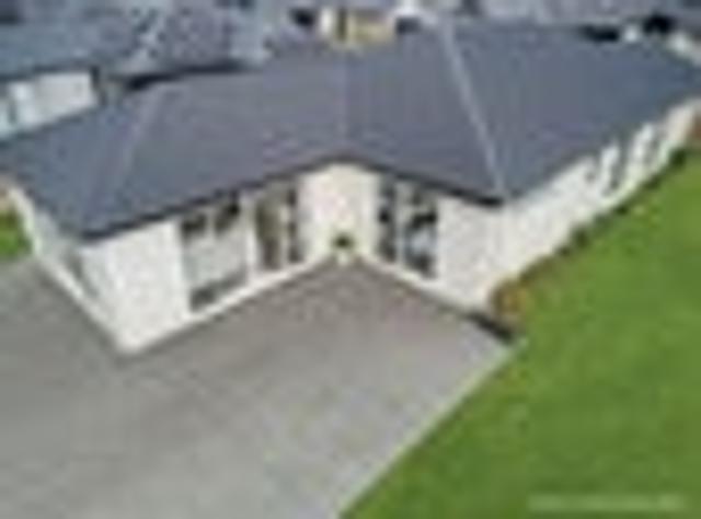 House for sale in Chaslands, Canterbury