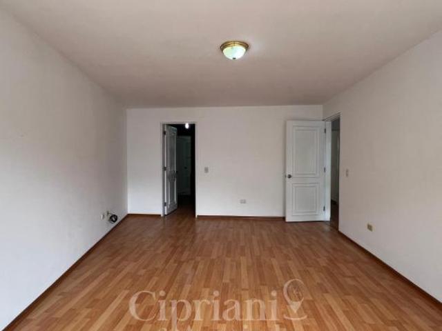 SURCO: DEPA EN VENTA EN GOLF LOS INCAS