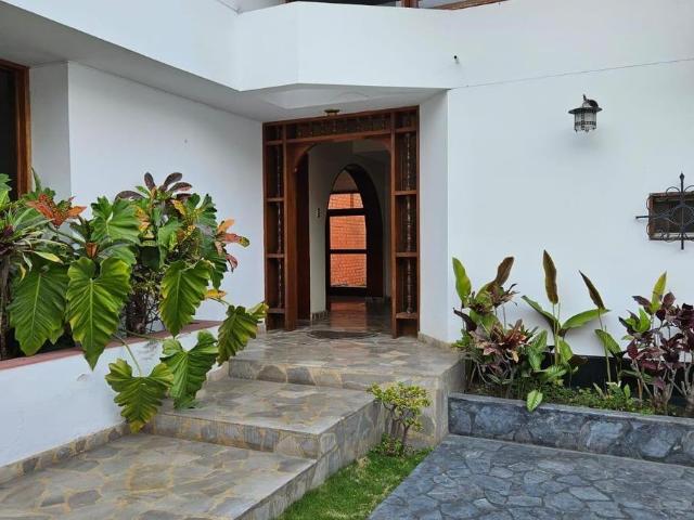 Casa alquiler en Santiago De Surco, Lima Metropolitana