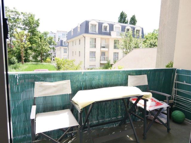 Studio location à Quartier République, Suresnes