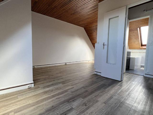 Studio location à Quartier République, Suresnes