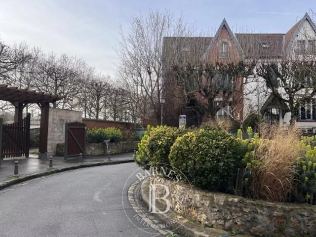 Maison vente à Nanterre, Suresnes