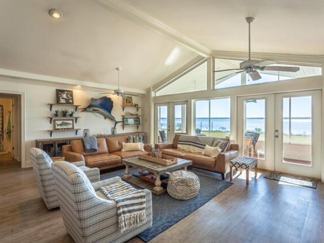 House for sale in Panacea
