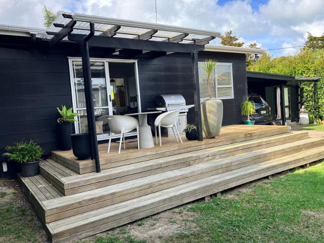 House for rent in Surfdale, Waiheke