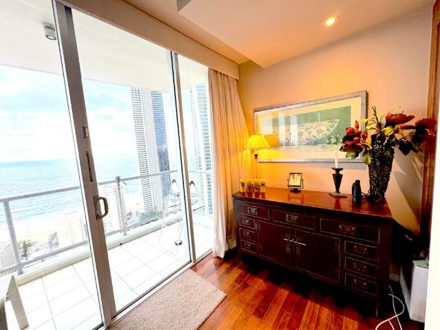 Room for rent in Surfers Paradise, Gold Coast City