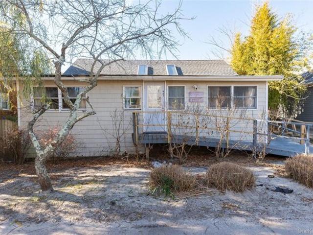 House for sale in Bohemia, New York