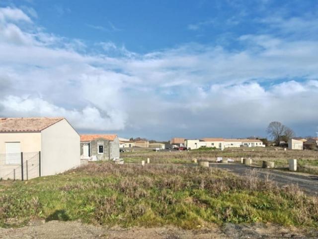 Terrain vente à Surgères, Charente-Maritime