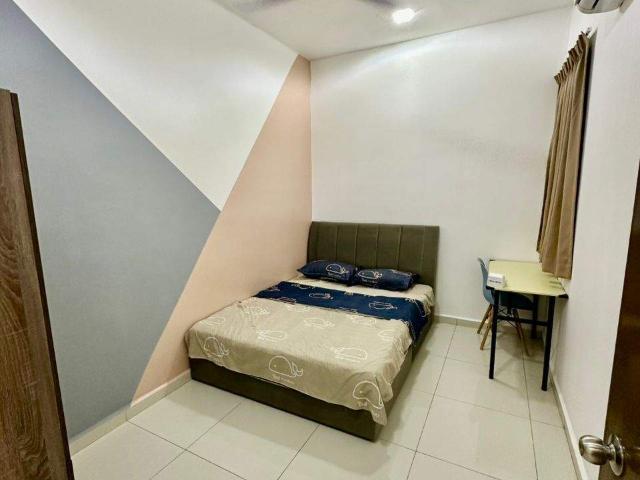 Room for rent in Petaling, Alam Impian