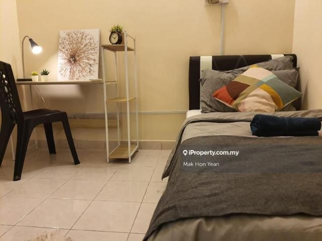 Room for rent in Petaling, Damansara Damai