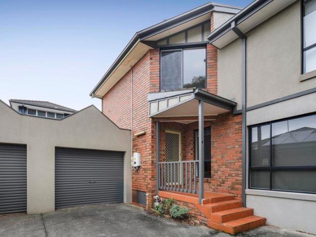 Townhouse for sale in Camerons Creek, Victoria