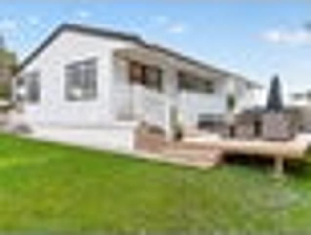 House for sale in Paremoremo, Oroua County