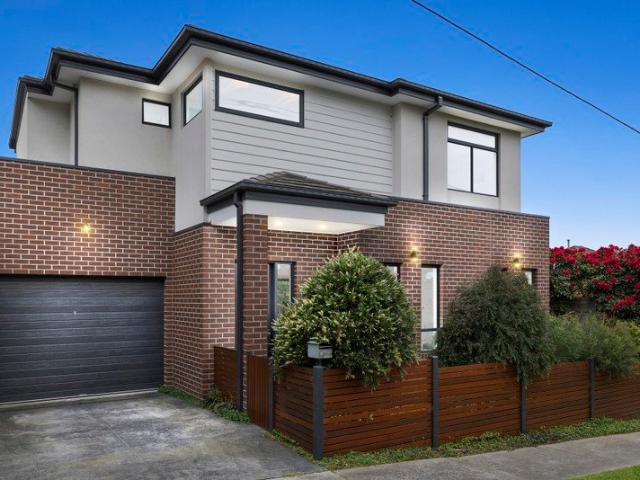 Townhouse for sale in Burwood, Melbourne