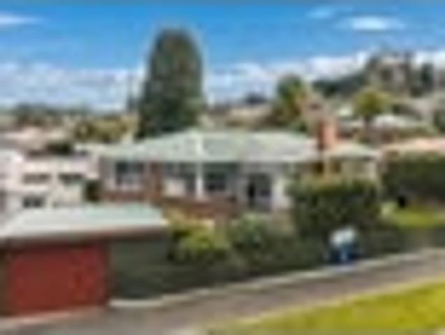 House for sale in Otakou