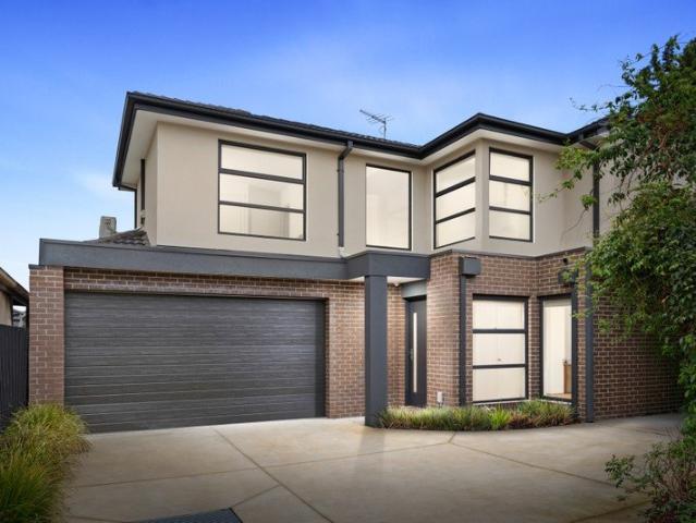 Townhouse for sale in Cheltenham, Melbourne