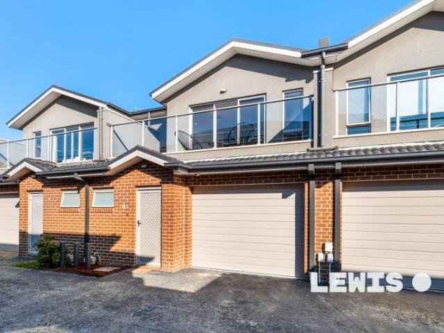 Townhouse for sale in Camerons Creek, Victoria