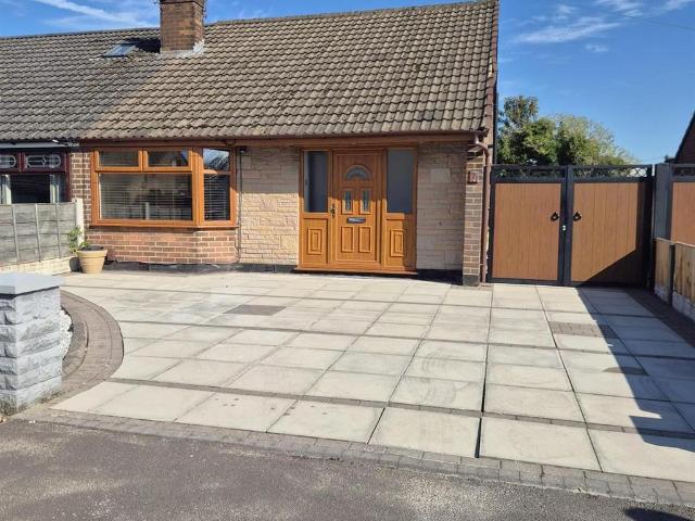 House for rent in Marsland Green, Wigan