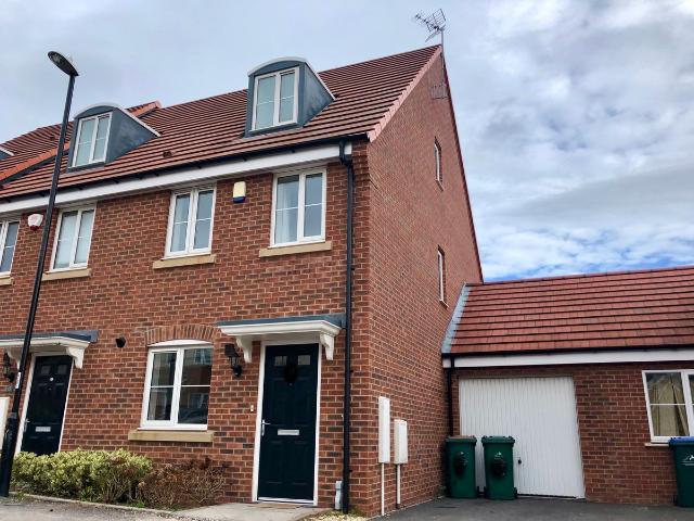 House for rent in Ball Hill, Coventry
