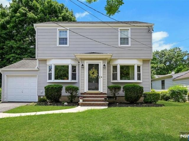 House for sale in River Edge, New Jersey