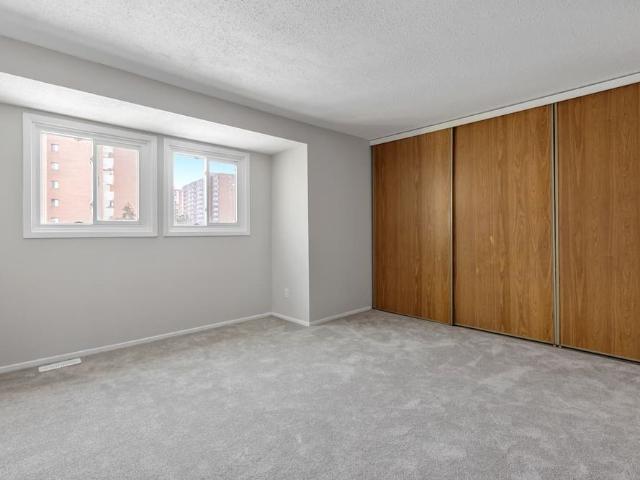 Townhouse for rent in Surrey Place, Ottawa