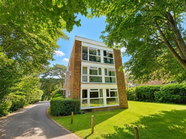 Apartment for rent in Branksome, Poole