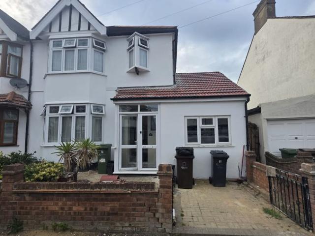 House for rent in Dagenham, Greater London